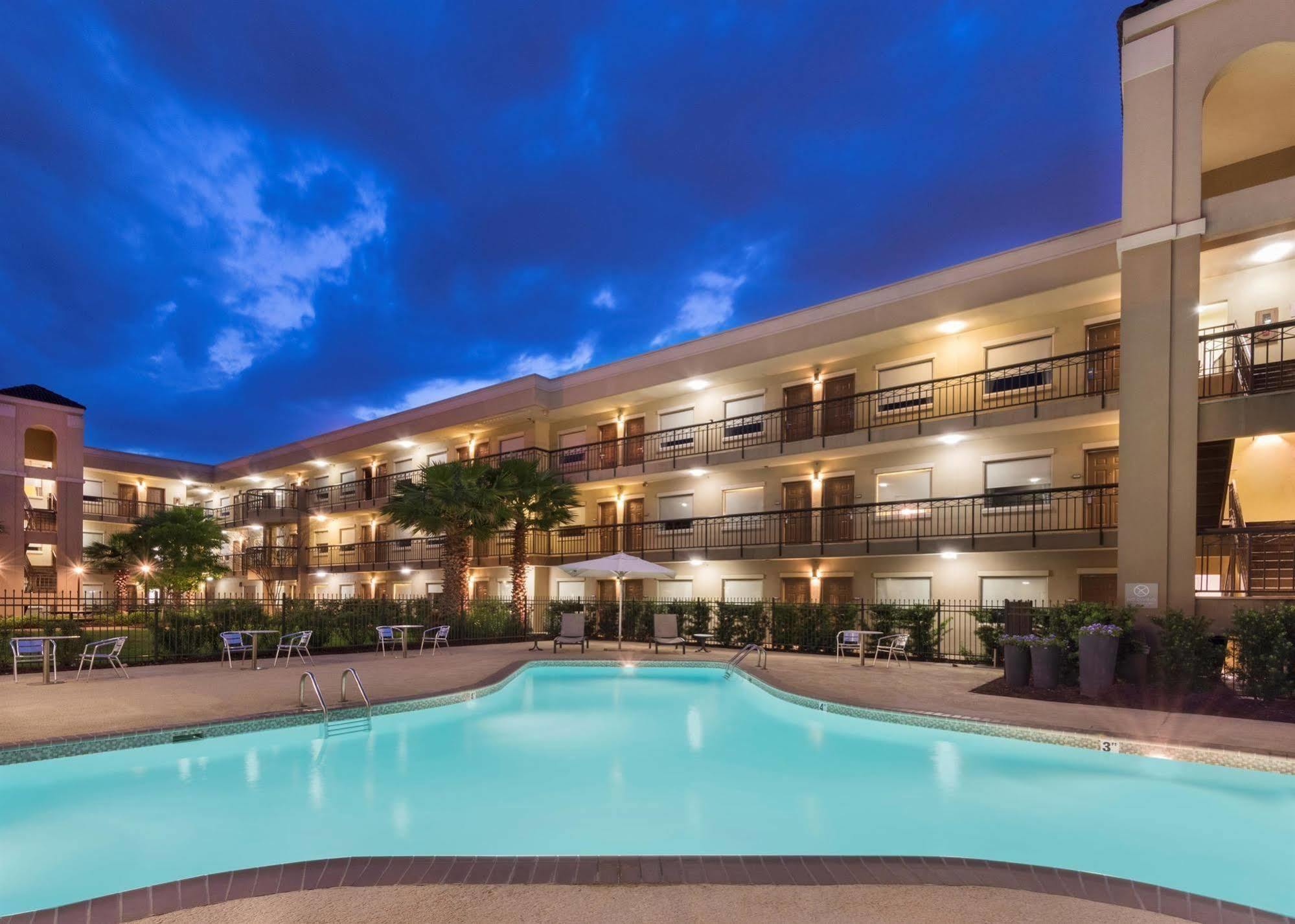 Comfort Baton Rouge South I-10 Hotel 3*